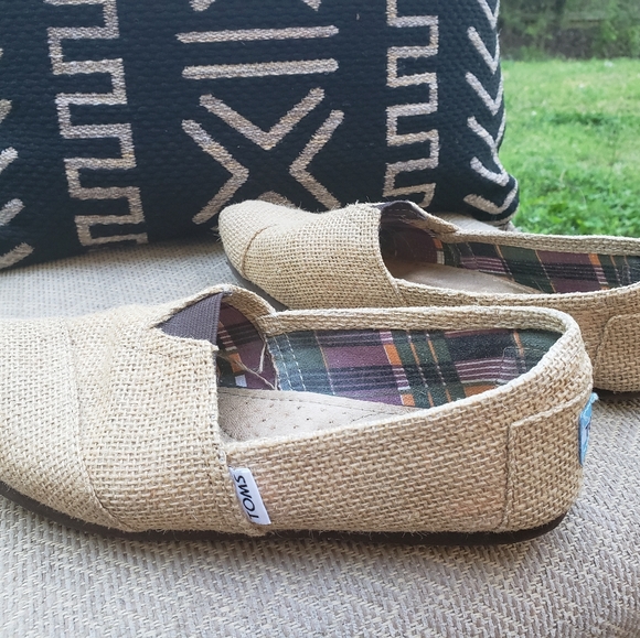 Toms Shoes - Women's Size 7.5 Tom's brand shoes